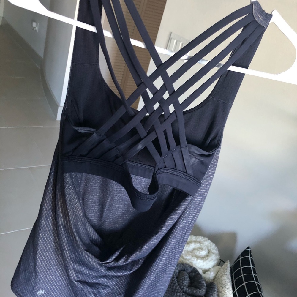Size 4 lulu lemon cross-back top